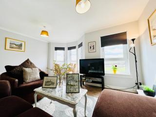Luxurious & Modern Apartment - Hawkhead - 6