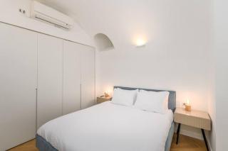 Piece of History: 4BR/3BA in 150-Yrs-Old Building - Tel Aviv - 6