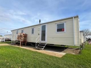 Ormesby 8, Haven Holiday Park, Caister - Four Bedroom, sleeps 8, pets welcome - 2 minutes from the beach! - 8