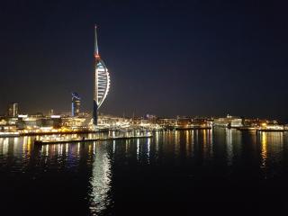 Portsmouth House near Centre 3 Bedrooms - 8