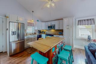 Shoreline Splendor - 5