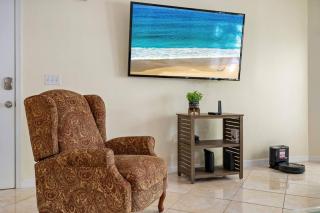 Spacious Bright Close to Disney with Pool and Gym - Kissimmee - 4
