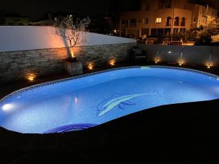 Villa Empuriabrava on main canal with 13 m private mooring, private pool, air con in all rooms, non-smoking - Empuriabrava - 8