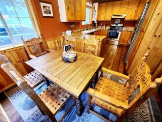Blacktail Cabin Hideaway with hot tub - Lakeside - 2