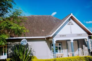 Luxury Modern Home near KIA - Kigali - 2