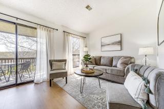 5 Mi to Strip! Pointe Royale Condo with Indoor Pool - 5