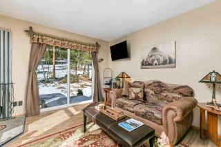 Arapaho Forest Lodge w Hot Tub + Trail Access - 2