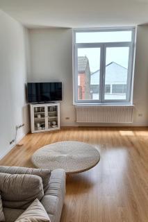 Jumet 242 B Bruxelles-Charleroi-airport - 0