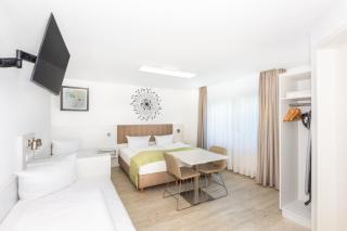 Hotel & Gästehaus Im Ziegelweg KLIMATISIERT Eintrittskarten für den Europa-Park erhalten Sie garantiert über uns - Rust - 5