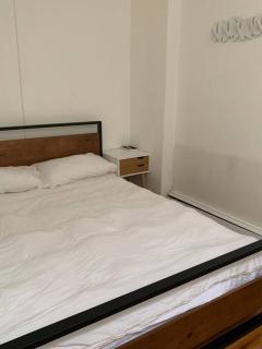 Beautiful & Massive 4 bdr with Bonus Perks! - New York - 2