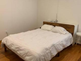 Beautiful & Massive 4 bdr with Bonus Perks! - New York - 1
