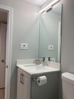 Brand New, cozy 2 Bdrm Bsmnt Apt - Mississauga - 6