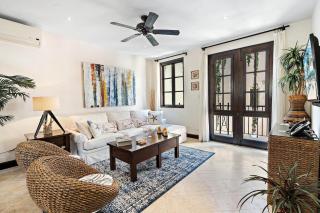 Stylish Beach-Themed Condo with Two Bedrooms and Lovely Ocean Views - Playa Danta - 0