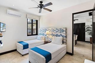 Stylish Beach-Themed Condo with Two Bedrooms and Lovely Ocean Views - Playa Danta - 2