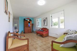 Casa Lula Beach Retreat - Fenced backyard - Arecibo - 4