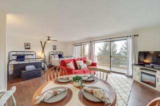 Beech Mountain Studio with Balcony Less Than 1 Mi to Skiing! - Beech Mountain - 0