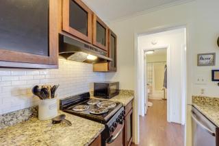Beech Mountain Studio with Balcony Less Than 1 Mi to Skiing! - Beech Mountain - 5