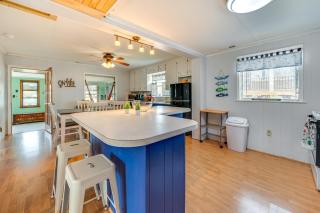 Lakefront New London Home Dock, Fire Pit and Views! - New London - 3