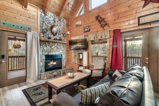 Private! Hot Tub, Views, & Games - Sevierville - 7