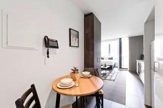 A Stylish CBD Studio Right Next to Southern Cross - 1