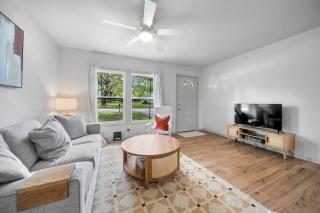 Midtown Modern Cottage - Tyler - 5