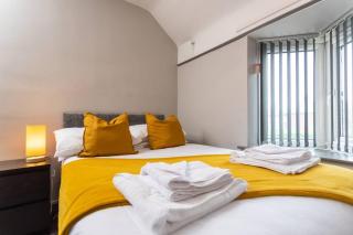 Stylish House - Close to City Centre - Free Parking, Super-Fast Wifi and Smart TVs by Yoko Property - Middlesbrough - 5