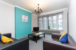 Stylish House - Close to City Centre - Free Parking, Super-Fast Wifi and Smart TVs by Yoko Property - Middlesbrough - 1