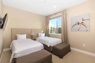 Snow White Home Disney (53360775) - 4