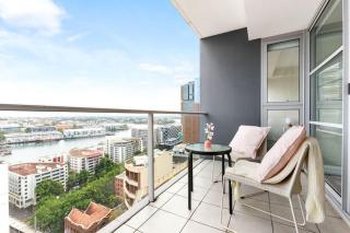 A Comfy & Spacious 2BR Apt Harbour View - Sydney - 8