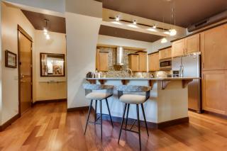 Walk Downtown Stunning Condo with Attached Garage - Coeur d'Alene - 4