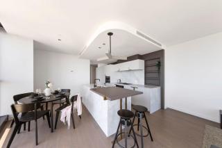 A Cozy 3BR Apt with Panoramic Views FREE Parking - 3