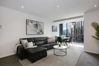 A Modern 2BR Apt with City Views FREE Parking - 6