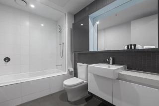 A 3BR Apt Next to Melbourne Zoo FREE Parking - 7