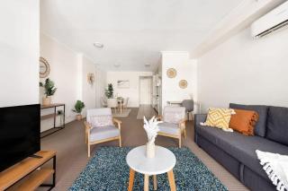 A Plush & Comfy Apt Right Next to Darling Harbour - 6