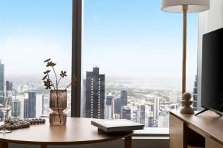 A Chic 2BR Apt with Panoramic Views FREE Parking - 0