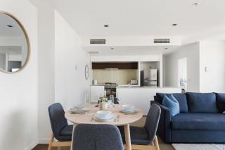 A 2BR Apt with Amazing Harbor Views FREE Parking - 7