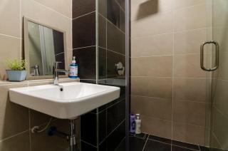 3BR D'Pristine Suite, Stunning Views & Near LEGOLAND - 3