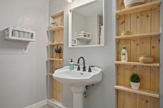 Downtown Studio 1 at Beer Ranch Project Inn - Wimberley - 1