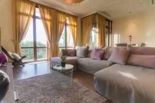 A Generous & Cozy 5BR Home in Ampang, FREE Parking - Ampang - 9
