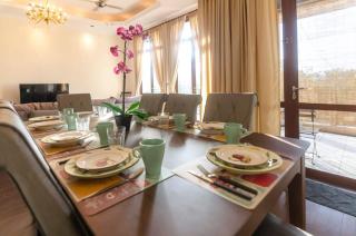 A Generous & Cozy 5BR Home in Ampang, FREE Parking - Ampang - 1