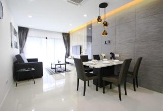 A Stylish High-Floor 2BR Suasana Suites Views - Johor Bahru - 7