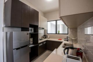 A Stylish 2BR Suite Water Views Free Parking - Johor Bahru - 1