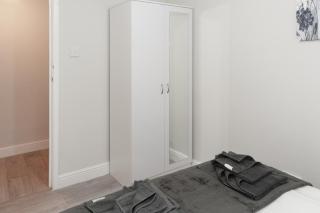Modern 1BR Haven Central Croydon - Croydon - 2