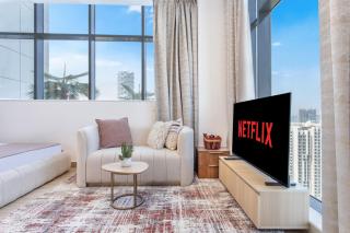 Holiday Studio in JVC 2408, Dubai - Dubai - 6