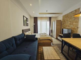 Studio Ristic Milmari L5 - 0