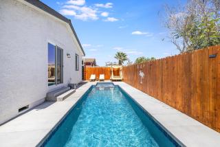 Amazing Serenity Vacation Home w/Heated Pool & Spa - Palm Springs - 9