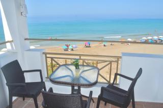 Beachfront 2-bed luxury Apartment - Agios Gordios, Corfu, Greece - Agios Gordios - 3