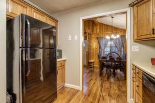 Shady Pines, Hot Tub, WIFI, 560 FREE tickets each paid day!!! - Sevierville - 6