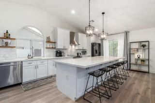 5BR Citrus Family Estate-Sleeps 13-Free Htd Pool-Gameroom - 1