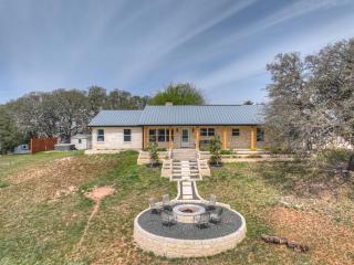 Starlight Meadows 3 mi to Downtown w/hot tub - Fredericksburg - 0